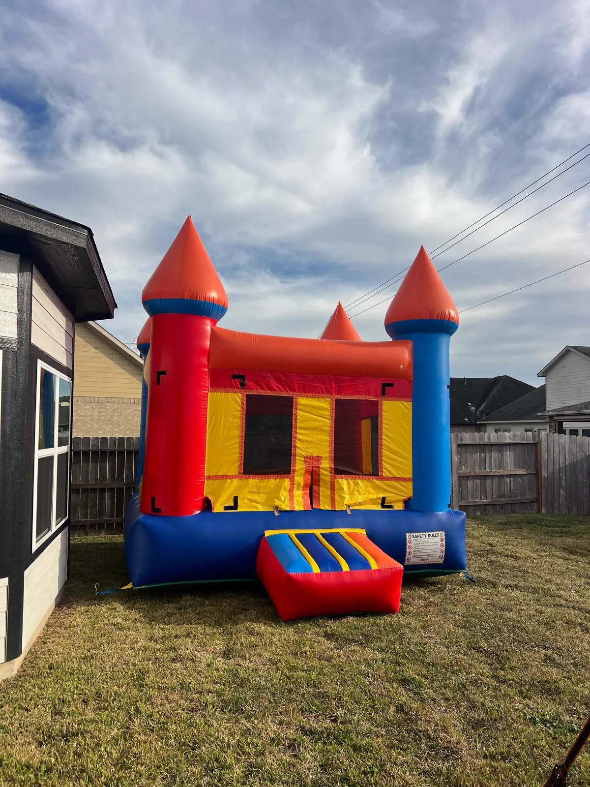Rainbow Castle Bounce House – Risitas Party Rentals Houston